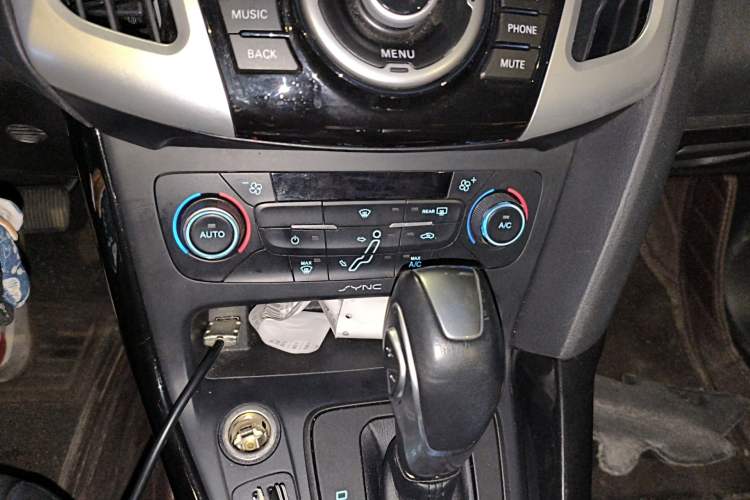 Used Ford Focus 2015 Sedan 1.6L Automatic Trend Model Audio And AC Panel