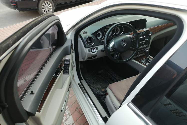 Used Mercedes-Benz C-Class 2011 C 200 CGI Elegant Model Driver Seat