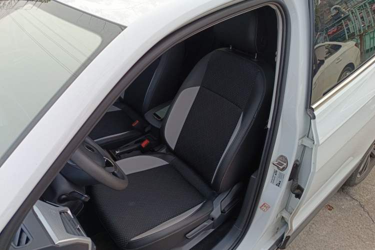 Used Volkswagen Tacqua 2023 200TSI DSG Joy-Connect Edition Left Front Seat