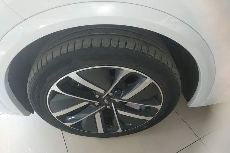 Used Li Auto L7 2023 Air model Left Front Wheel Hub