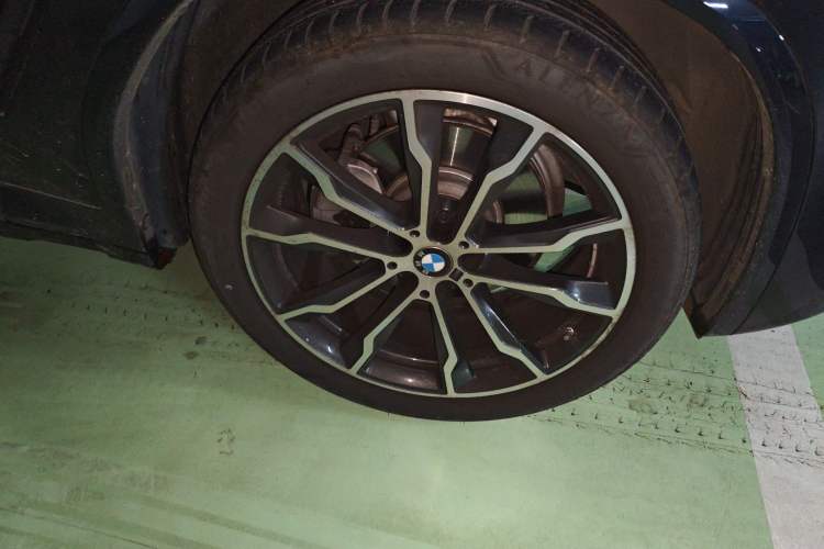 Used BMW X3 2023 Restyled xDrive30i Leading Edition M Night Sky Package Right Front Wheel Hub