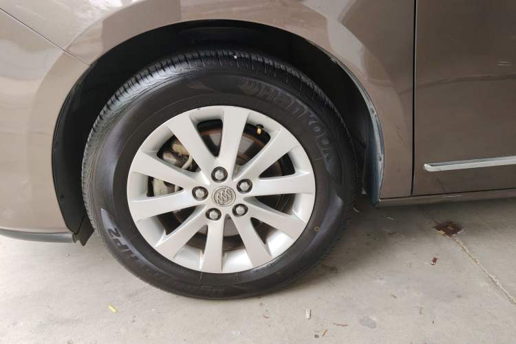 Used Buick GL8 2011 2.4L LT Luxury Business Executive Edition Left Front Wheel Hub