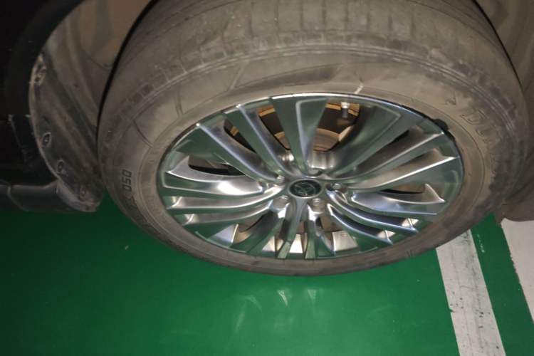 Used Toyota Harrier 2022 Dual-Engine 2.5L CVT Four-Wheel Drive Luxury Edition Right Front Wheel Hub