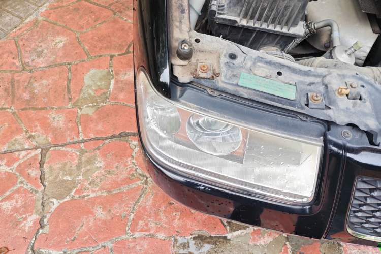 Used Volkswagen Santana Vista 2008 1.8L Manual Comfort Edition Right Front Headlight