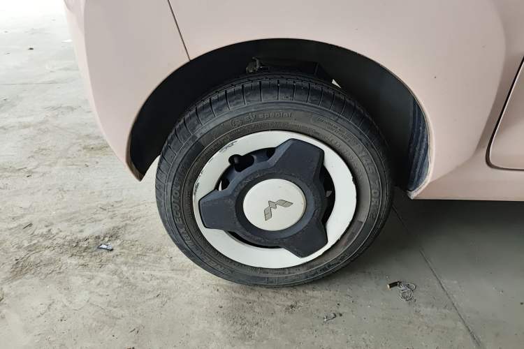 Used Wuling Hongguang MINIEV 2021 Macaron Premium Model – Lithium Iron Phosphate Right Rear Wheel Hub