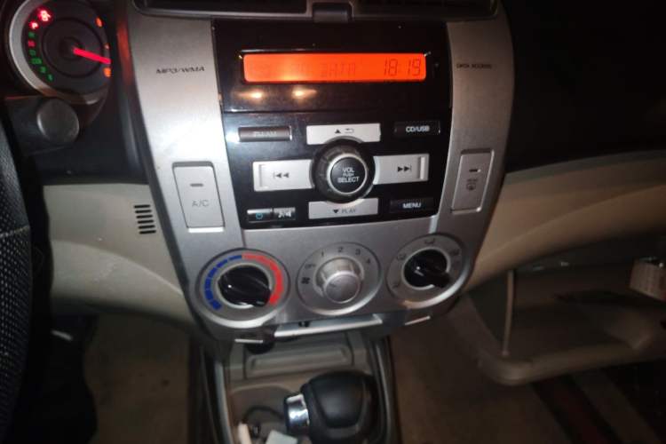 Used Honda City Classic 2011 1.5L Automatic Elite Edition Audio And AC Panel