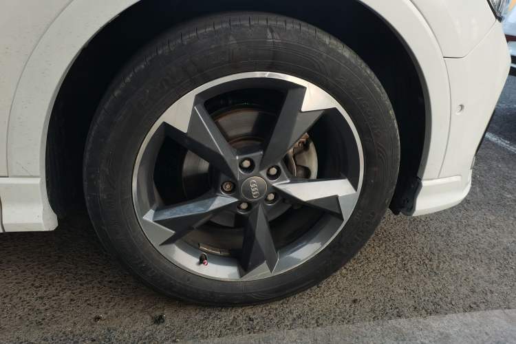 Used Audi Q3 2020 35 TFSI Fashion Dynamic Model