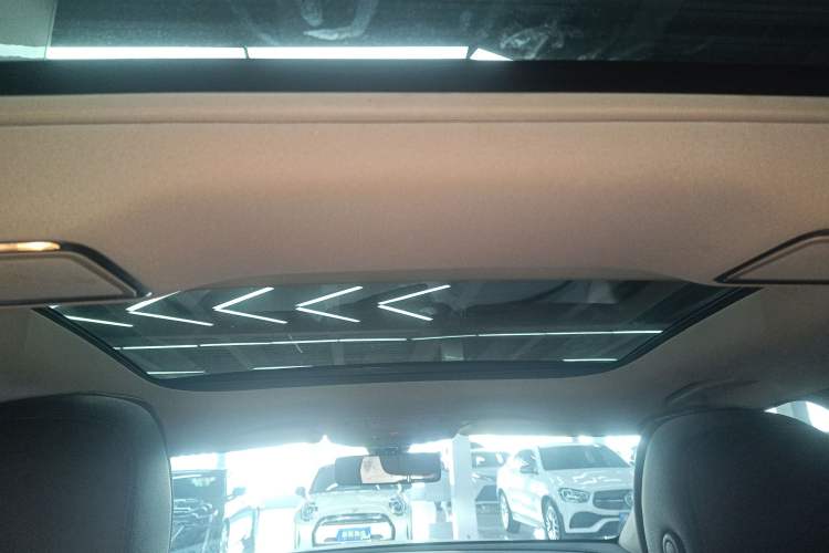 Used Mercedes-Benz E-Class New Energy 2022 Facelift E 350 e L Plug-in Hybrid Sedan Headliner