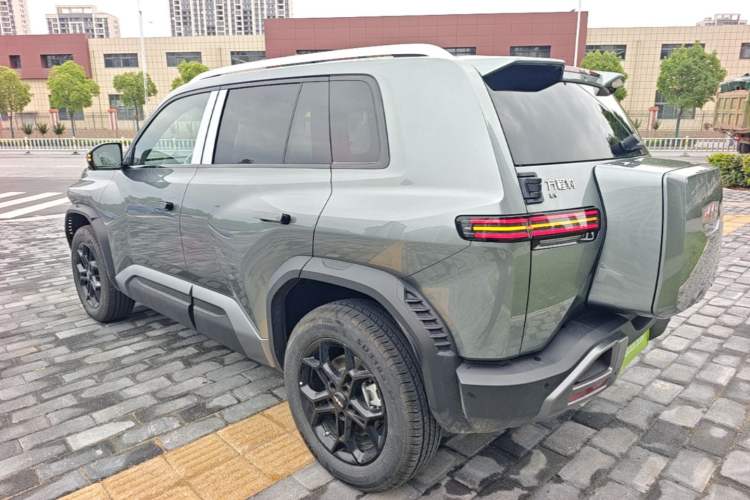 Used Formula Leopard Titanium 3 2025 501 km Range Rear-Wheel Drive Intelligent Driving Max Edition