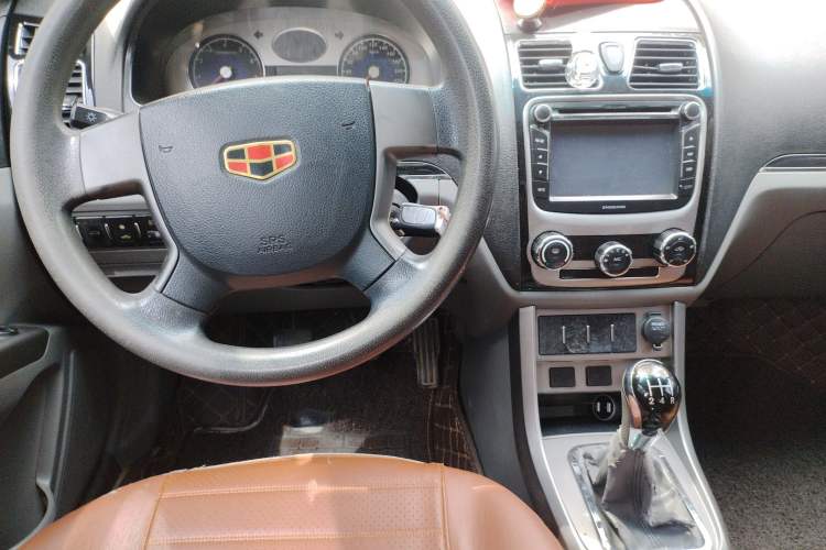 Used Geely Auto Classic Emgrand 2012 Sedan 1.5L Manual Standard Model Center Console