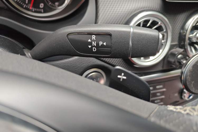 Used Mercedes-Benz GLA 2018 GLA 220 4MATIC Sport Edition Gear Lever