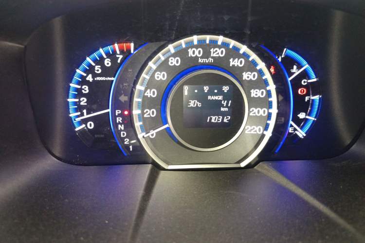 Used Honda Odyssey 2014 2.4L Luxury Edition Odometer Close Up