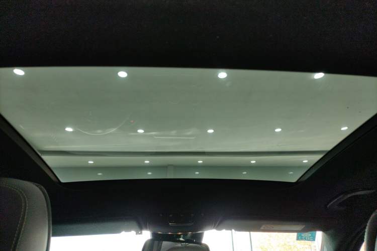 Used Mercedes-Benz GLC 2018 GLC 260 4MATIC Luxury Model
