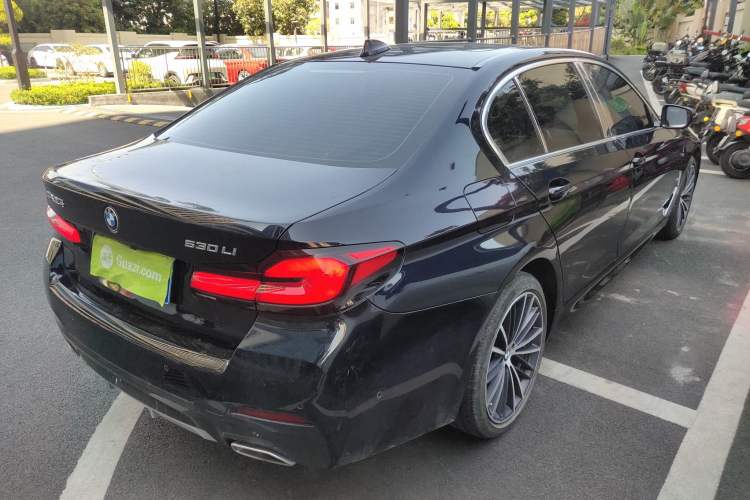 Used BMW 5 Series 2022 Second Facelift 530Li Leading Edition M Sport Package Rear Right 45 Deg