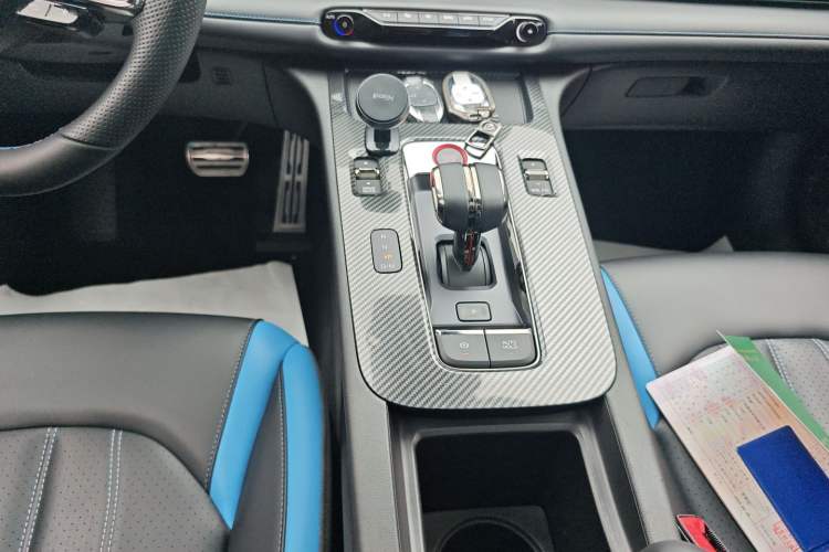 Used GAC Trumpchi EMPOW 2023 270T DCT J16 Galaxy Fighter Edition Gear Lever