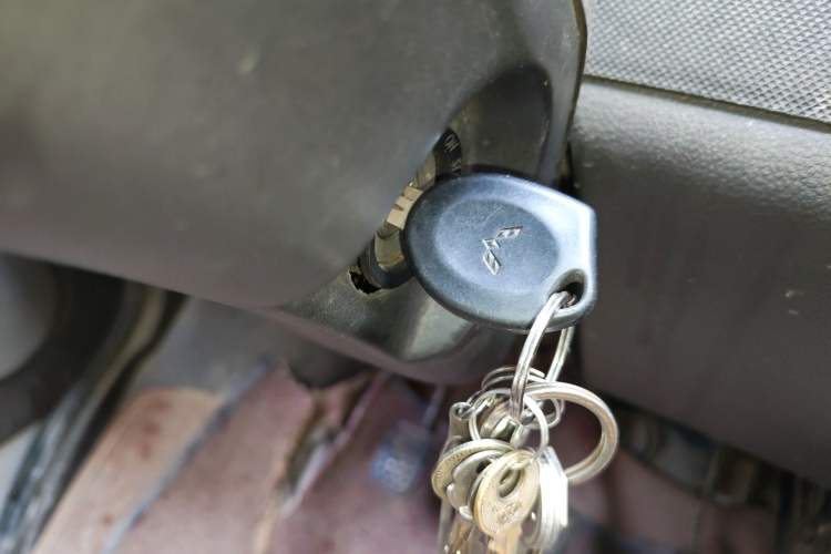 Used Wuling Rongguang 2012 1.2L Extended Basic Version LJY Vehicle Key