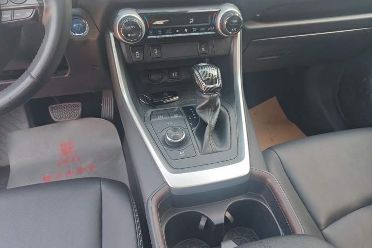 Used Toyota RAV4 2021 Dual-Engine 2.5L E-CVT Four-Wheel Drive Elite PLUS Edition Gear Lever