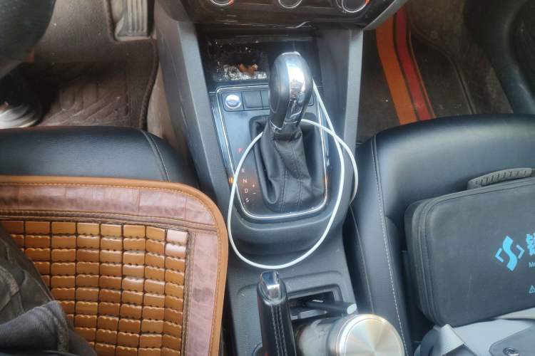 Used Volkswagen Sagitar 2018 1.6L Automatic Comfort Model Gear Lever