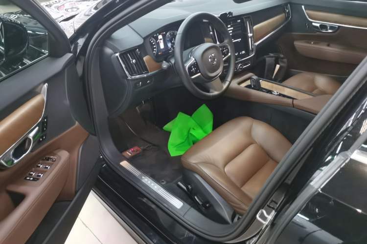 Used Volvo S90 2021 B5 Zhiyi Luxury Edition
