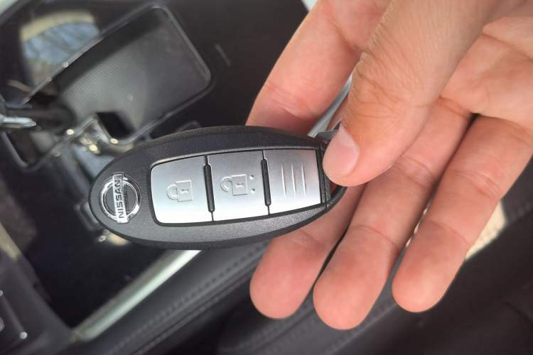 Used Nissan X-Trail 2017 2.5L CVT Leading Edition 4WD
