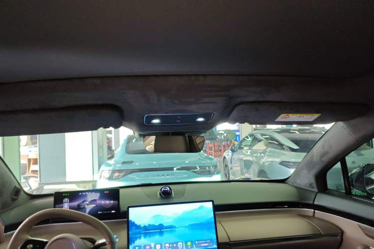 Used Hima Luxeed R7 2025 Range-Extended Version 251 km Max
