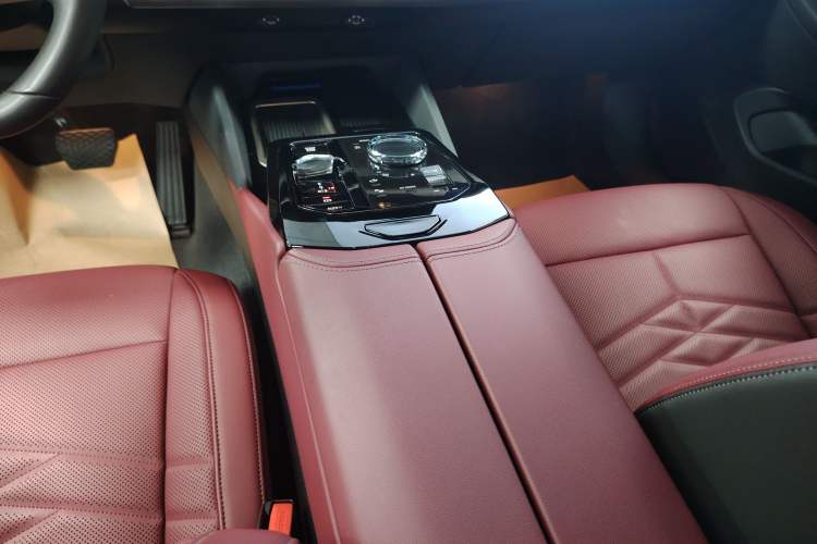 Used BMW 5 Series 2025 530Li Luxury Edition M Sport Package
