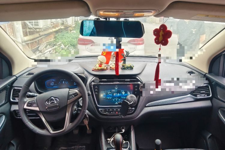 Used CHANGAN OSHAN A800 2017 1.5T Manual Elite Version Center Console