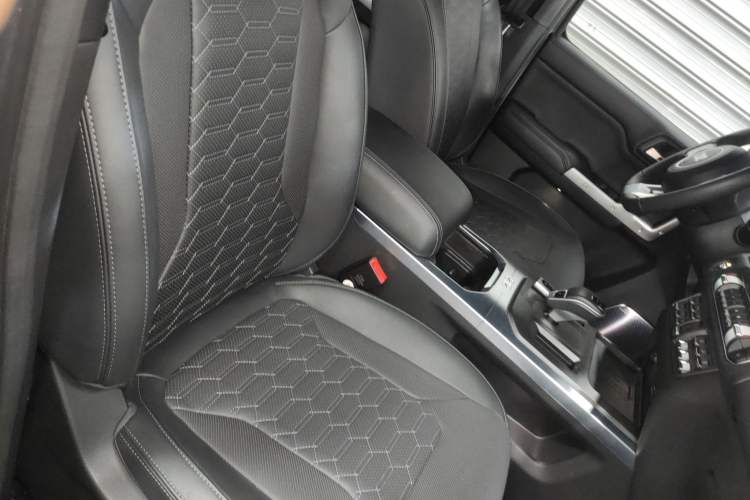 Used 212 T01 2024 2.0T Mechanic
