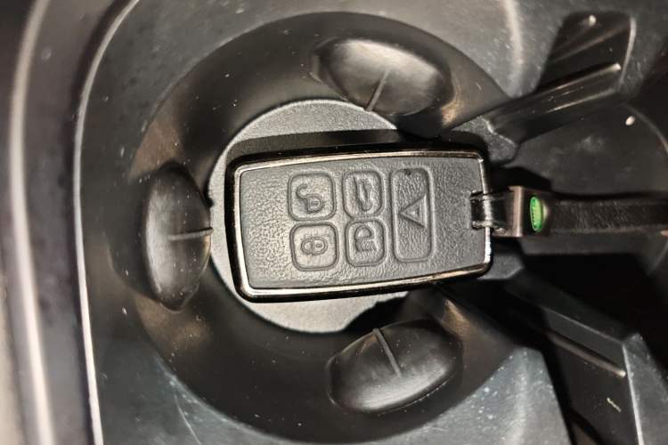 Used Land Rover Discovery Sport New Energy 2024 1.5T P300e Plug-in Hybrid Electric Version