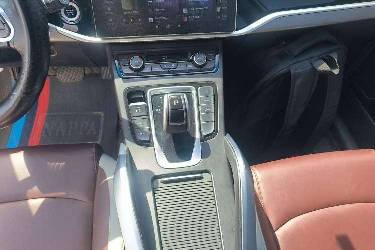 Used Geely Auto Emgrand X7 Sport 2022 1.8TD DCT Zhiya Trim Gear Lever