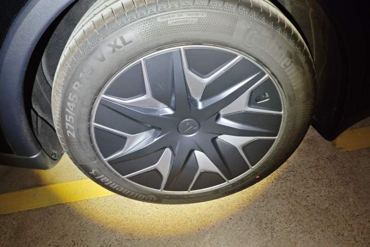 Used Tesla Model Y L 2025 Model Long-Range All-Wheel-Drive Version