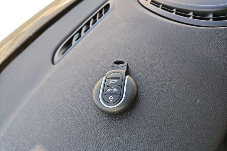 Used MINI MINI 2023 1.5T ONE