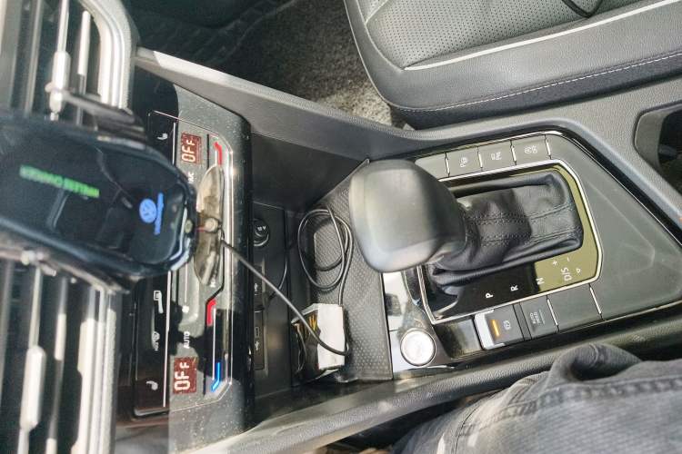 Used Volkswagen Tiguan L 2022 330TSI Automatic Two-Wheel Drive R-Line Enhanced Edition Gear Lever