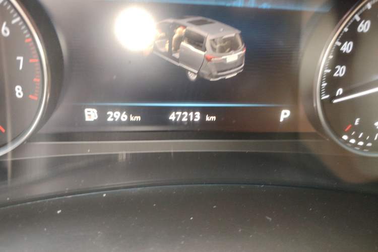 Used Buick GL8 2020 Land Cruiser Executive Class 652T Comfort Model
