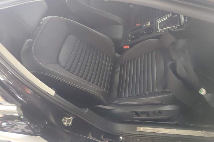 Used Volkswagen Magotan 2020 330TSI DSG Leading Model Right Front Seat