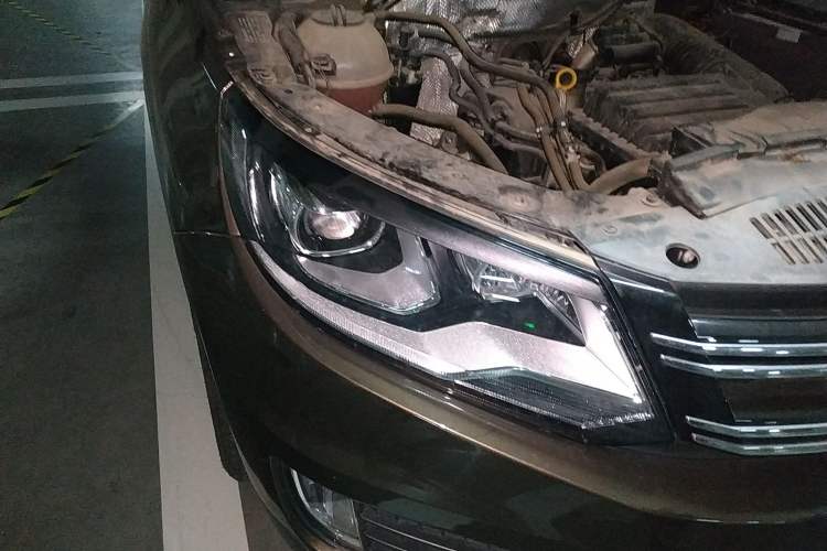 Used Volkswagen Tiguan 2016 280TSI Automatic Two-Wheel-Drive Silk Road Style Edition Right Front Headlight