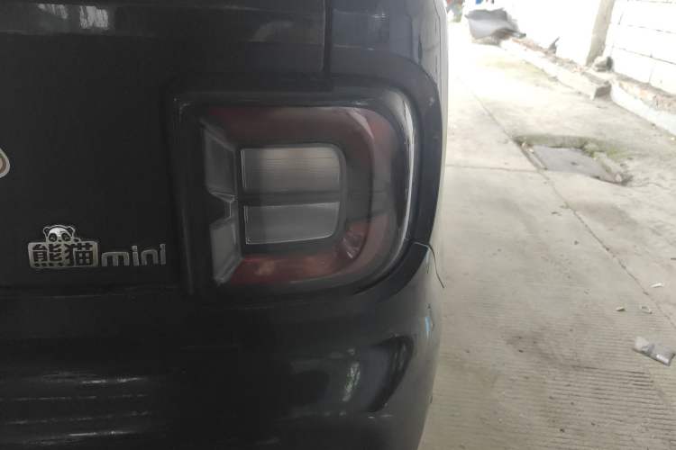 Used Geely Galaxy Panda 2023 Panda Mini 200km Endurance Bear Right Rear Taillight