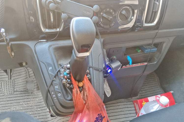 Used Iveco Daily 2023 2.5T A37M1 Multi-Purpose Passenger Vehicle Long Wheelbase Mid-Roof Design Dual Side Sliding Doors Automatic Transmission Gear Lever