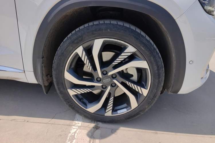 Used Geely Auto Monjaro L 2021 2.0TD High-Power Automatic All-Wheel-Drive Flagship Version Right Front Wheel Hub