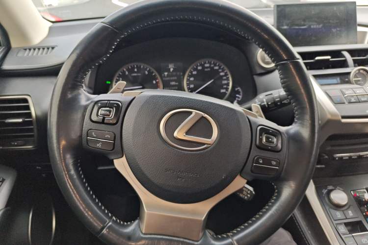 Used Lexus NX 2015 200T All-Wheel-Drive Fēngshàng Edition Steering Wheel
