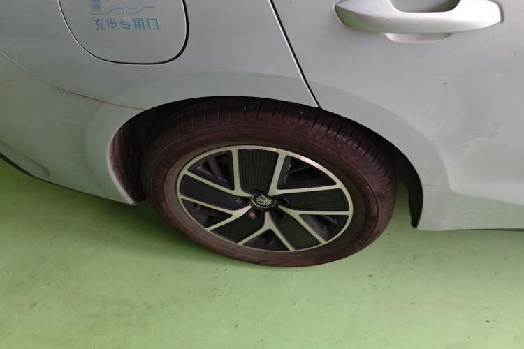 Used BYD Qin L 2024 DM-i 120KM Leading Model Right Rear Wheel Hub