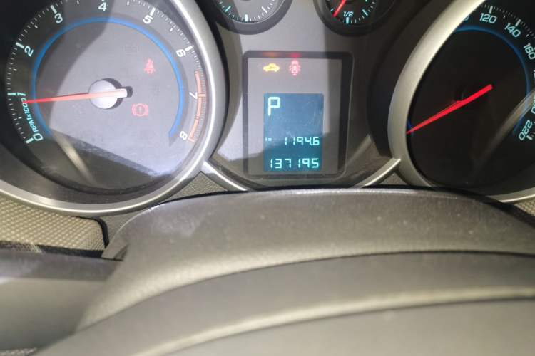 Used Chevrolet Cruze 2011 1.8L SE Automatic Odometer Close Up