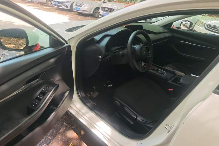 Used Mazda 3 Axela 2022 2.0L Automatic Zhiqing Edition Driver Seat