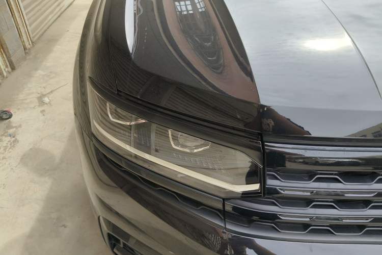 Used Volkswagen Teramont X 2019 330TSI Two-Wheel-Drive Prestige Luxury Edition Right Front Headlight