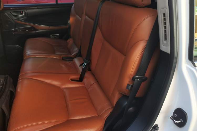 Used Lexus LX 2013 570
