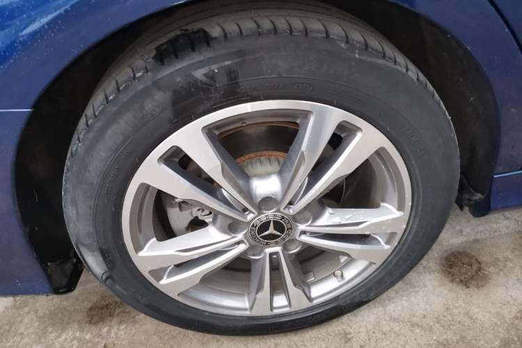 Used Mercedes-Benz C-Class 2021 C 200 L Fashion Edition Sport Version Right Rear Wheel Hub