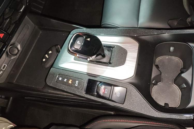 Used MG 5 2021 Revised 300TGI DCT Elegant Luxury Flagship Edition
