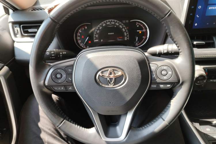 Used Toyota RAV4 2021 2.0L CVT Two-Wheel Drive Fashion PLUS Edition