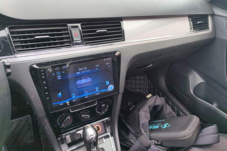 Used Volkswagen Bora 2014 1.6L Automatic Comfort Model Audio And AC Panel