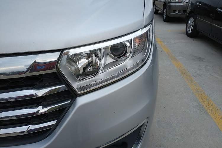 Used JAC Refine M3 2019 IKEA Edition 1.6L Luxury Smart Model